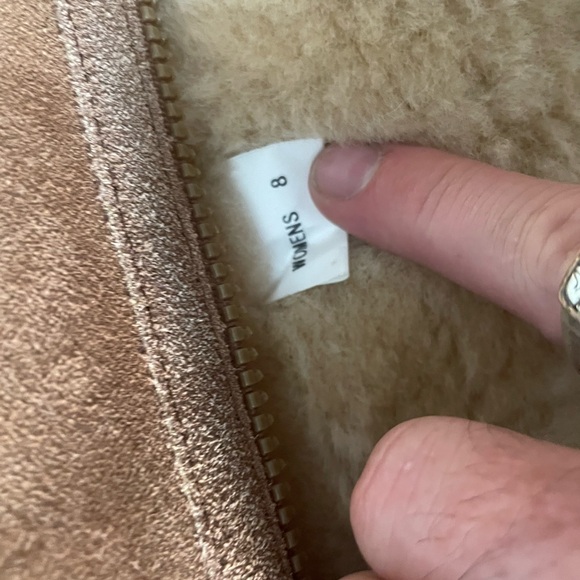 Sheep skin Uggs - Picture 4 of 4